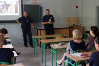 Policjanci szkolą nauczycieli