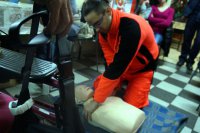 Ratownicy uczą bezdomnych pierwszej pomocy