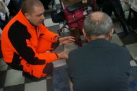 Ratownicy uczą bezdomnych pierwszej pomocy